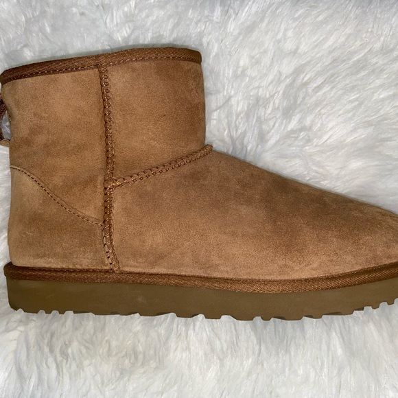 Ugg Classic Mini II Boot in Chestnut Size 10 Women - Picture 7 of 14